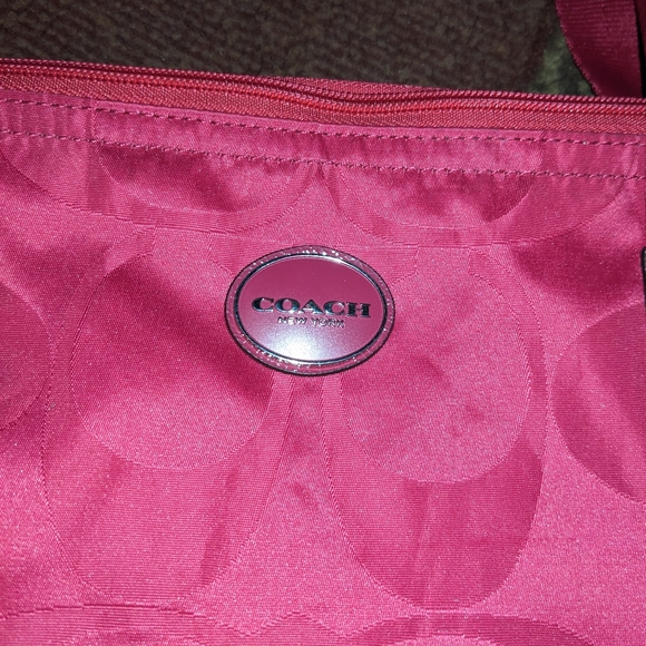 COACH 77321 Fuchsia Signature Nylon Getaway Packable Weekender Tote Bag No Pouch - Picture 2 of 7